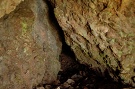 Detail pukliny v jaskyni Peklo