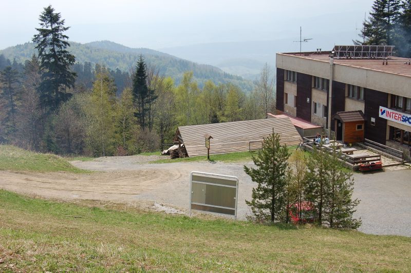 Pohľad od horskej služby na chatu