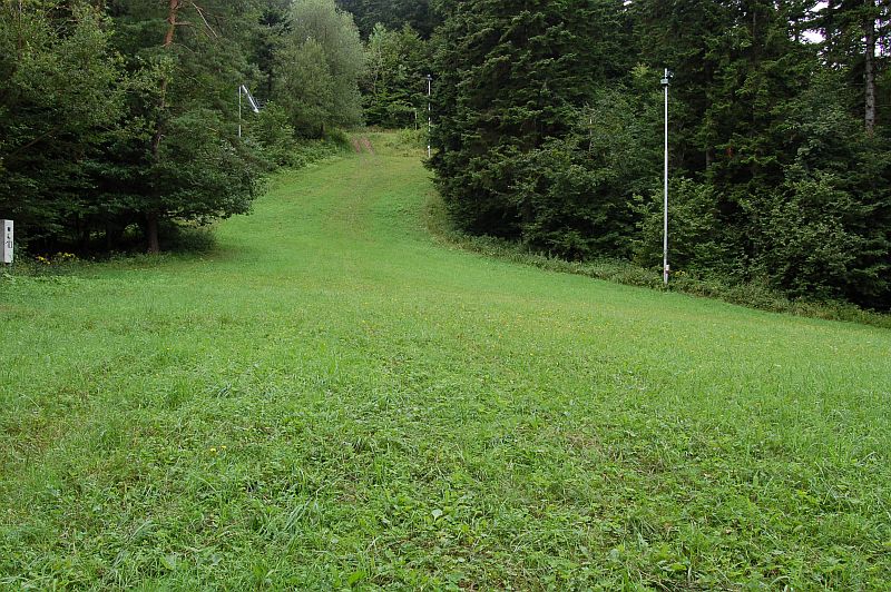 Vrchol lyžiarskeho svahu Drienica
