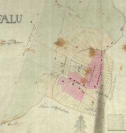 Mappa praedii Ambrusfalu (Mapa osady Ambrušovce z roku 1837). I - majetok Štefana, II - Benjamína a III - Ambruša Péchyho. Ružová - intravilán, žltá - polia a zelená - lúky.